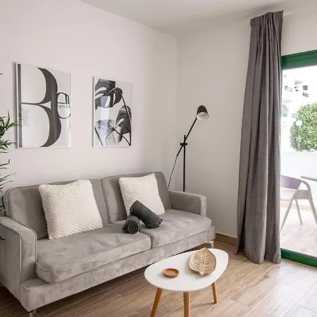 Lägenhet Holyhome 102 *